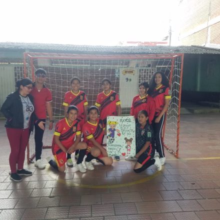 Estudiantes del grado 10° y docente de educación física, organizan evento deportivo